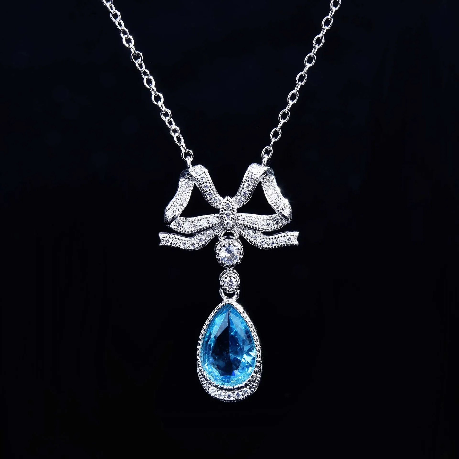 Fashion Women's Necklace Exquisite Zircon Pendant Necklace S Silver Plated Bow Shape Sweater Necklace Exquisite Jewelry
Fashion Women's Necklace Exquisite Zircon Pendant Necklace S Silver Plated Bow Shape Sweater Necklace Exquisite Jewelry