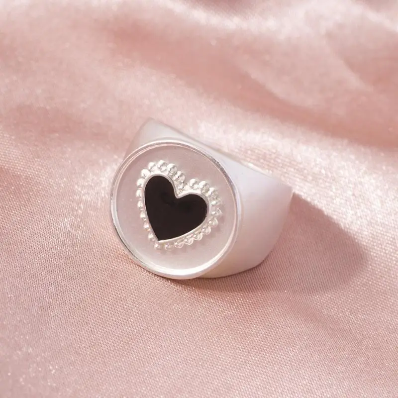 Exquisite Enamel Love Ring for Women's Elegant Fashion Trend Accessories Jewelry Gifts for Girls
Exquisite Enamel Love Ring for Women's Elegant Fashion Trend Accessories Jewelry Gifts for Girls