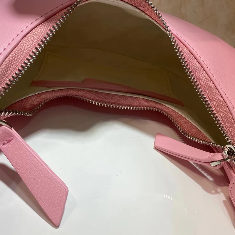 Niche design casual fashion round crescent bag cowhide adjustable shoulder strap mini leather single shoulder armpit bag female
Niche design casual fashion round crescent bag cowhide adjustable shoulder strap mini leather single shoulder armpit bag female