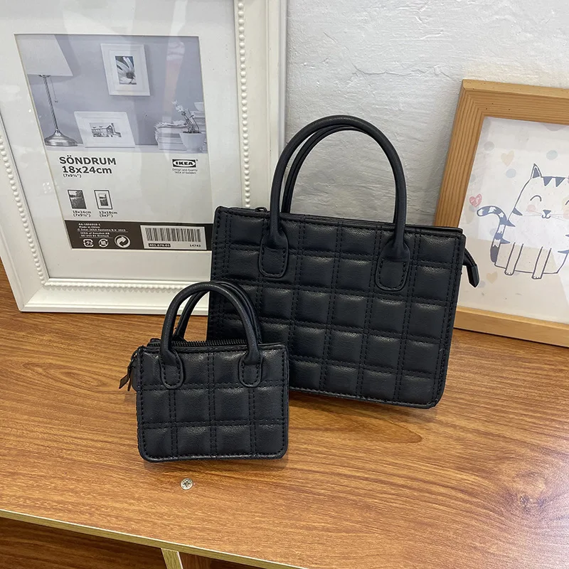 2021 Spring/summer New Tide Joker Design Small Mini Cute Square Thread Bag Female Messenger Bag Shoulder Handbag
2021 Spring/summer New Tide Joker Design Small Mini Cute Square Thread Bag Female Messenger Bag Shoulder Handbag