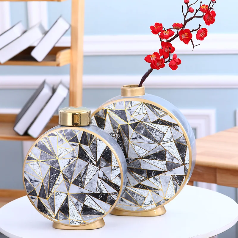 Flower Vase Light Luxury Small Fresh Creative Contrast Round Vase Home Living Room Bedroom Decoration Ornaments
Flower Vase Light Luxury Small Fresh Creative Contrast Round Vase Home Living Room Bedroom Decoration Ornaments