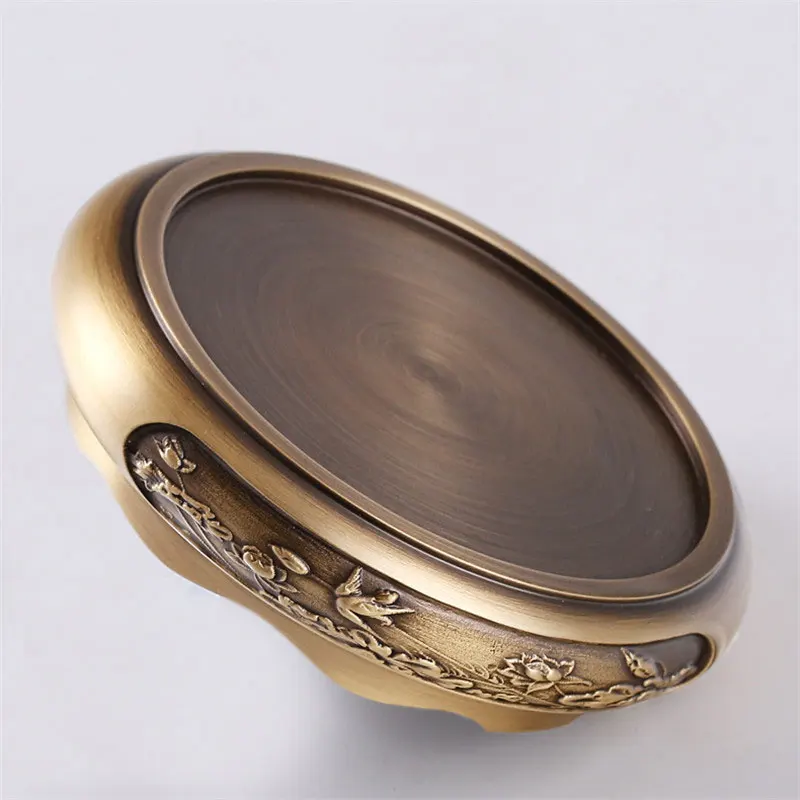 PURE COPPER LOTUS RELIEF INCENSE BURNER BASE BRASS CARVED HOUSEHOLD INDOOR RETRO CRAFTS DECORATION ZEN CENSER BASE ROUND DECOR 
PURE COPPER LOTUS RELIEF INCENSE BURNER BASE BRASS CARVED HOUSEHOLD INDOOR RETRO CRAFTS DECORATION ZEN CENSER BASE ROUND DECOR