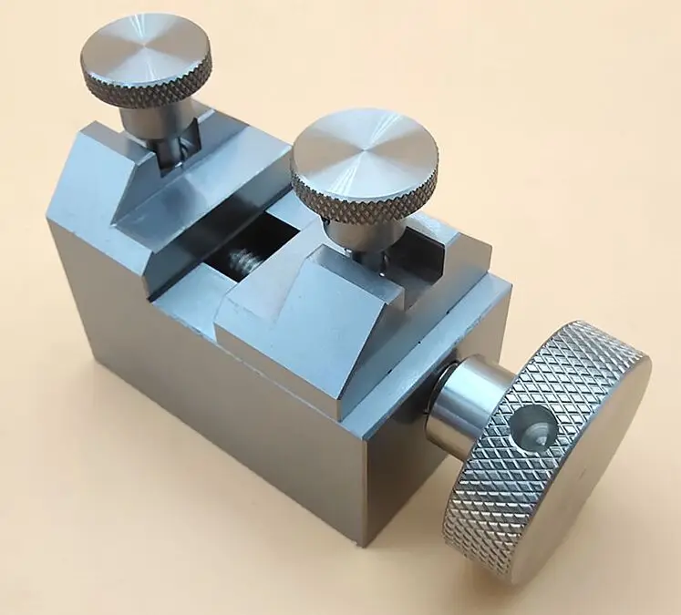 Фиксированный инструмент для разборки и ремонта браслетов Rlx
Фиксированный инструмент для разборки и ремонта браслетов Rlx