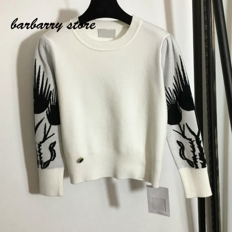 2021 luxury design Kirin arm printing fashion women's round neck Pullover temperament versatile long sleeve knitted sweater
2021 luxury design Kirin arm printing fashion women's round neck Pullover temperament versatile long sleeve knitted sweater