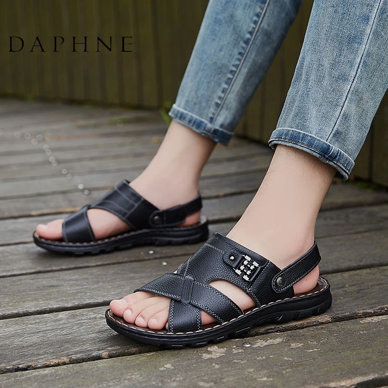 Men's Sandals Classics Summer Men's Beach Shoes Outdoor Casual Walking Shoes Soft Soled Antislip Two Ways to Wear Men Slippers
Men's Sandals Classics Summer Men's Beach Shoes Outdoor Casual Walking Shoes Soft Soled Antislip Two Ways to Wear Men Slippers