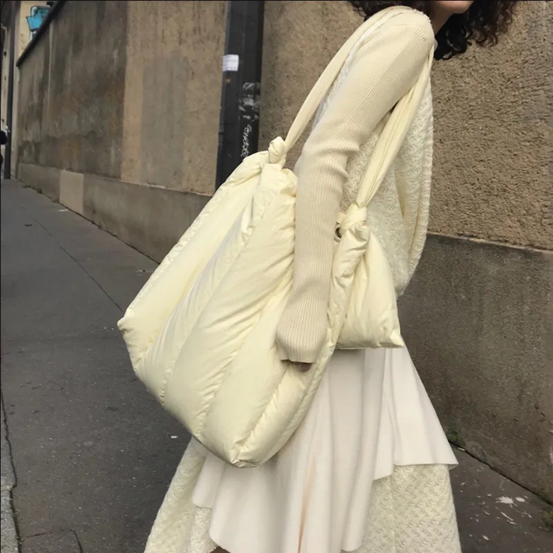 2020 Winter New Space Cotton Handbag Women Casual Totes Bag Down Feather Padded Lady Shoulder Bag Sac A Mian Crossbody Bag
2020 Winter New Space Cotton Handbag Women Casual Totes Bag Down Feather Padded Lady Shoulder Bag Sac A Mian Crossbody Bag
