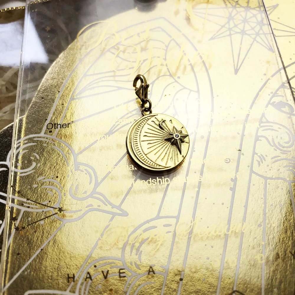 Vintage Moon & Star Charm For Women Men Trendy 925 Sterling Silver Gold-color Jewelry Fit Bracelet Necklace Phone Chain Keyring
Vintage Moon & Star Charm For Women Men Trendy 925 Sterling Silver Gold-color Jewelry Fit Bracelet Necklace Phone Chain Keyring