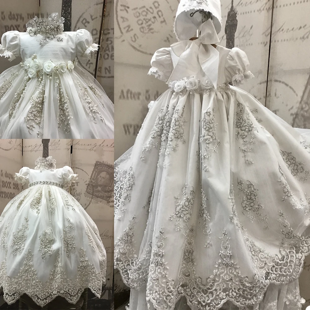 

2021 Luxury Beaded Christening Gowns For Baby Girls Lace 3D Flowers Appliqued Pearls Baptism Dresses With Bonnet First Communica