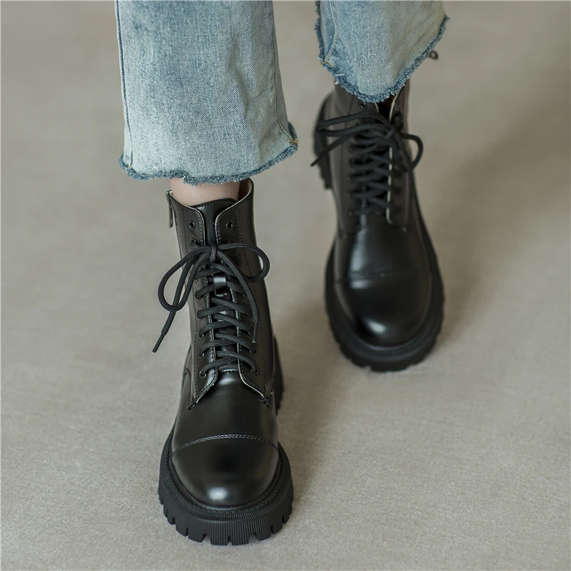 VERCONAS Casual Martin Boots Women Ankle Boots Genuine Leather Shoes Woman Autumn Winter New Cross-Tied Platforms Zipper Boots
VERCONAS Casual Martin Boots Women Ankle Boots Genuine Leather Shoes Woman Autumn Winter New Cross-Tied Platforms Zipper Boots