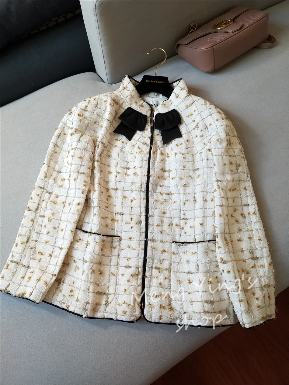 Coat of cattle New cargo Bai Fu beauty temperament small perfume gold thread woven bow female tweed coat
Coat of cattle New cargo Bai Fu beauty temperament small perfume gold thread woven bow female tweed coat