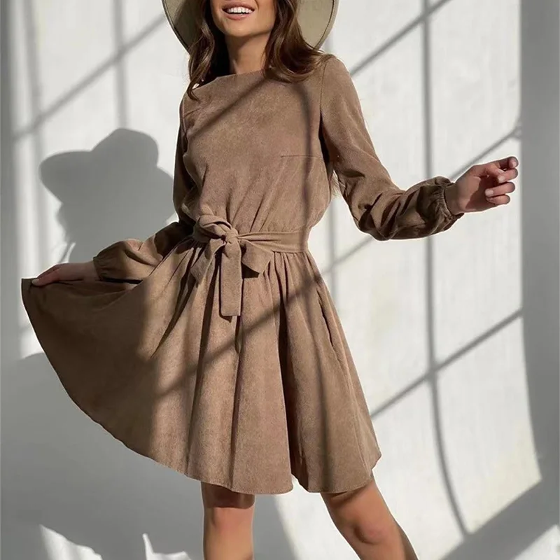 Платье-мини женское с круглым вырезом, длинным рукавом и поясом 
Платье-мини женское с круглым вырезом, длинным рукавом и поясом