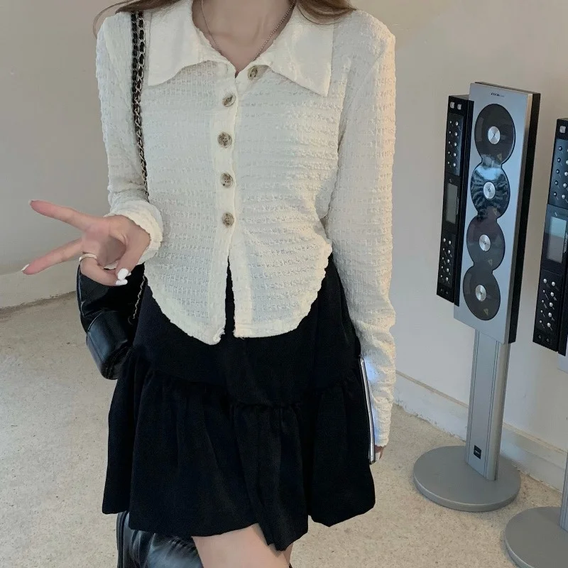 Early Autumn Top Women's New Shirt 2021 Design Sense of Minority Chic French Sweet Short Long Sleeve Commuter Shirt
Early Autumn Top Women's New Shirt 2021 Design Sense of Minority Chic French Sweet Short Long Sleeve Commuter Shirt