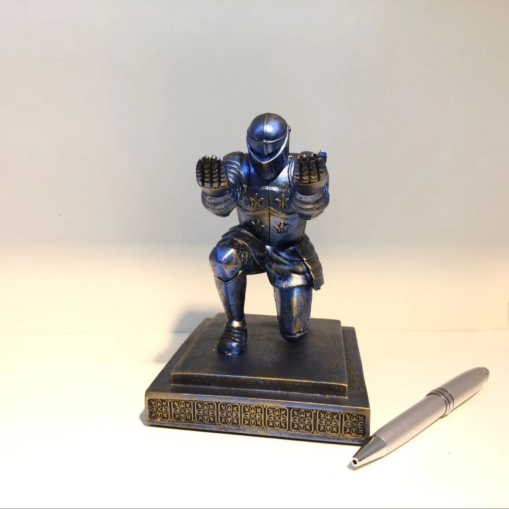 Knight Pen Holder Executive Soldier Figurine Pencil Stand for Office Accessories Pen Stand Desk Organizer Pencil Holder
Knight Pen Holder Executive Soldier Figurine Pencil Stand for Office Accessories Pen Stand Desk Organizer Pencil Holder