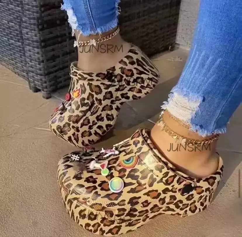 Serpentine Small Hole Women Sandals Cute Slippers Platform Thick Bottom Back Strap Summer Ladies Casual Shoes
Serpentine Small Hole Women Sandals Cute Slippers Platform Thick Bottom Back Strap Summer Ladies Casual Shoes