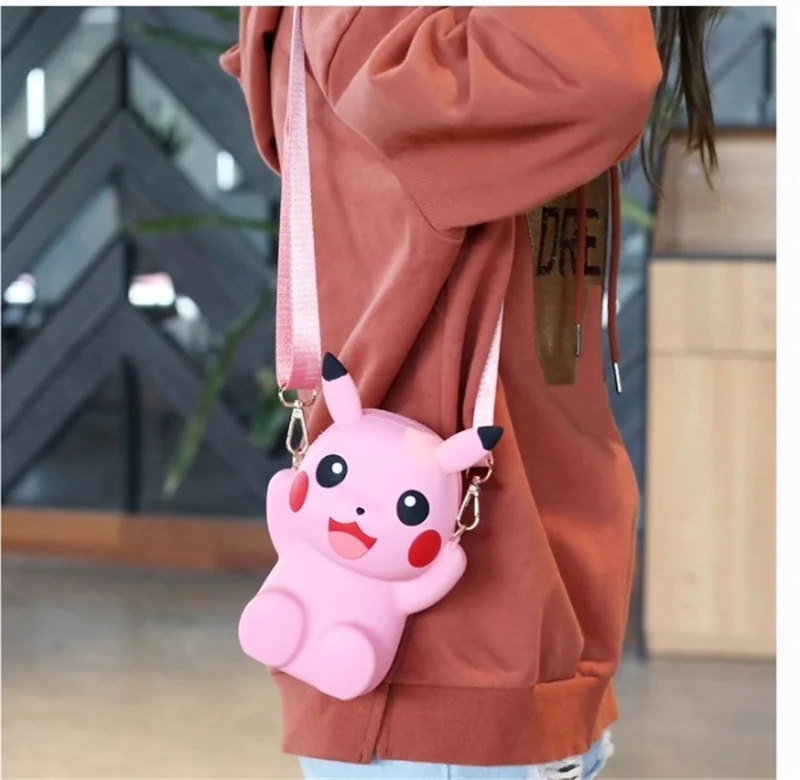 Genuine Pokmon Cartoon Pikachu Silicone Zipper Bag Anime Women's Messenger Bag Creative Children's Coin Purse Toy Birthday Gift
Genuine Pokmon Cartoon Pikachu Silicone Zipper Bag Anime Women's Messenger Bag Creative Children's Coin Purse Toy Birthday Gift