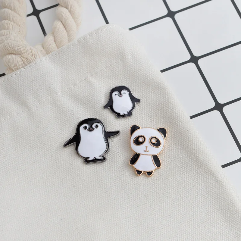 Cute Black White Shape Black Penguin Panda Brooch Enamel Pin Metal Broches for Women Badge Pines Metalicos Brosche Accessories
Cute Black White Shape Black Penguin Panda Brooch Enamel Pin Metal Broches for Women Badge Pines Metalicos Brosche Accessories