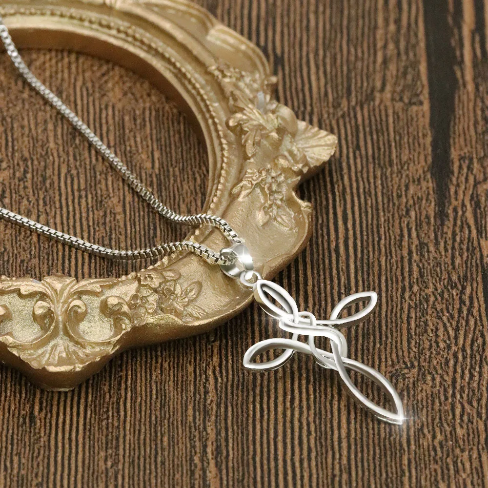 New Simple Ladies Fashion Luxury Cross Necklace for Ladies Party Jewelry Anniversary Gift 
New Simple Ladies Fashion Luxury Cross Necklace for Ladies Party Jewelry Anniversary Gift