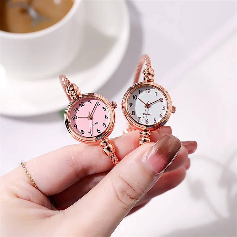 Vintage Art Quartz Watch Alloy Strap Analog Bracelet Wrist Watches Casual Women Quartz Watches Gift Exquisite Bangle Wrist Clock
Vintage Art Quartz Watch Alloy Strap Analog Bracelet Wrist Watches Casual Women Quartz Watches Gift Exquisite Bangle Wrist Clock