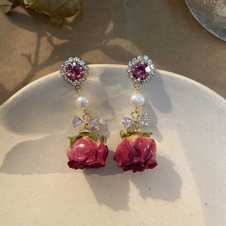 2021 retro Luxury Fresh water Pearl Crystal flower earrings bride dress Party Wedding earrings Jewelry
2021 retro Luxury Fresh water Pearl Crystal flower earrings bride dress Party Wedding earrings Jewelry