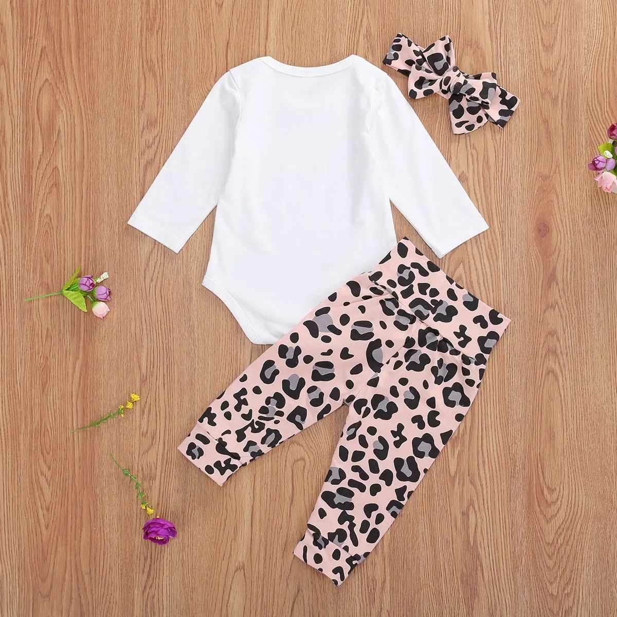 2020 Infant Baby Girls 3 Pcs Clothes Sets Letter Printed Romper Shirt Top + Leopard Pant + Bow Headband Fashion Newborn Outfits
2020 Infant Baby Girls 3 Pcs Clothes Sets Letter Printed Romper Shirt Top + Leopard Pant + Bow Headband Fashion Newborn Outfits