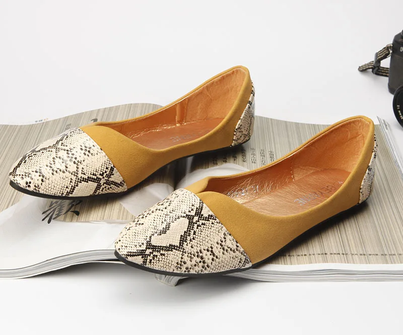 Leather Shoes Women Flat Heel Casual Shoes Spring Nice Quality Soft Pu Leather Pointed Toe Elegant Snakeskin Cobra Large Size
Leather Shoes Women Flat Heel Casual Shoes Spring Nice Quality Soft Pu Leather Pointed Toe Elegant Snakeskin Cobra Large Size