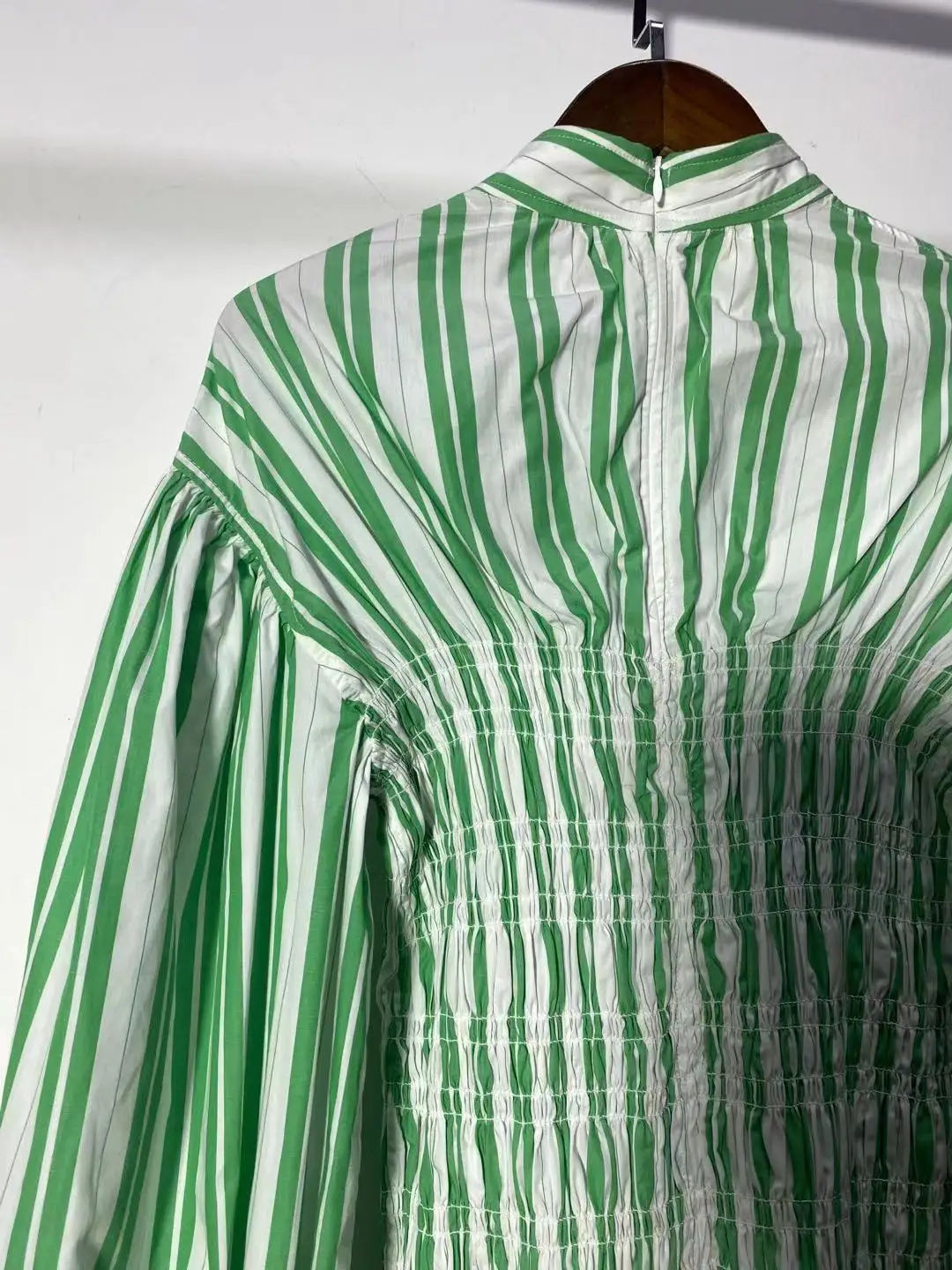 Vertical Stripe Maxi Dress Women's Stand Collar Long Lantern Sleeve Pleated Lady High Waist Green Robe Early Autumn 2021
Vertical Stripe Maxi Dress Women's Stand Collar Long Lantern Sleeve Pleated Lady High Waist Green Robe Early Autumn 2021