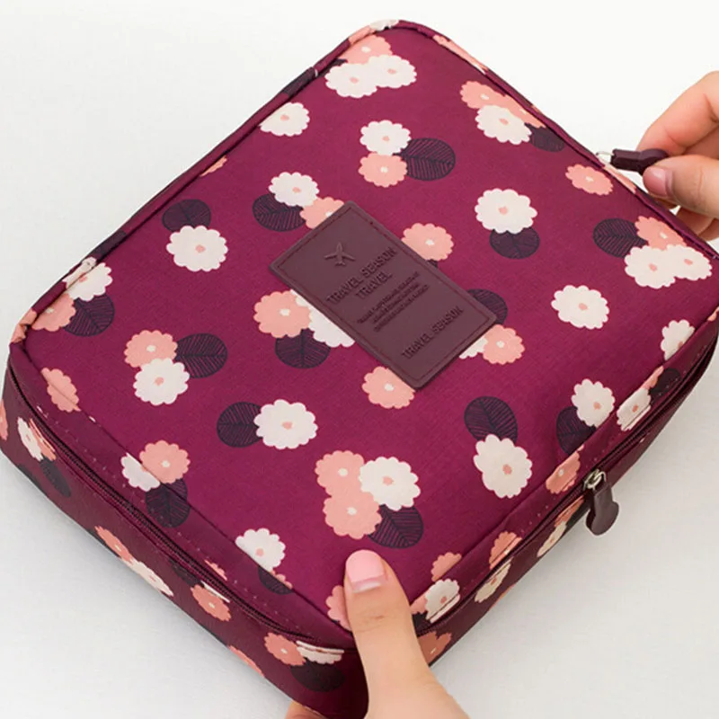 Portable cosmetic storage box Outdoor travel toiletries children's products storage bag Home Multifunction large cosmetic bag
Portable cosmetic storage box Outdoor travel toiletries children's products storage bag Home Multifunction large cosmetic bag