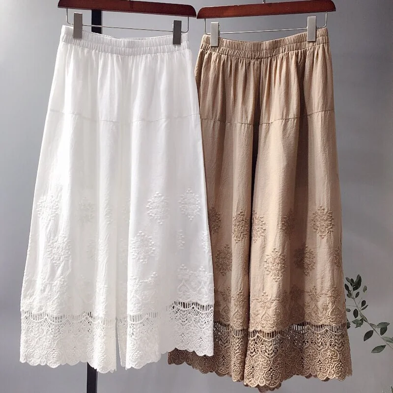 Summer Women's Cotton and Linen Wide Leg Pants Embroidered Flowers Hollow Lace Loose Casual Pants 
Summer Women's Cotton and Linen Wide Leg Pants Embroidered Flowers Hollow Lace Loose Casual Pants