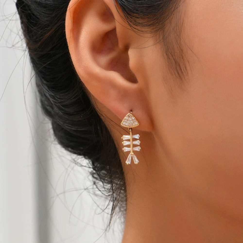 2021 Earrings Specially Designed for Women Copper Plated Gold Color Fish Bone Shape Cubic Zirconia Earrings for Gifts To Friends
2021 Earrings Specially Designed for Women Copper Plated Gold Color Fish Bone Shape Cubic Zirconia Earrings for Gifts To Friends