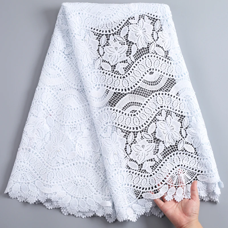SJD LACE 2021 High Quality Guipure Cord Fabric Beautiful White African Fabric Flower Nigeria Fabric For Women Party Dress A2239
SJD LACE 2021 High Quality Guipure Cord Fabric Beautiful White African Fabric Flower Nigeria Fabric For Women Party Dress A2239