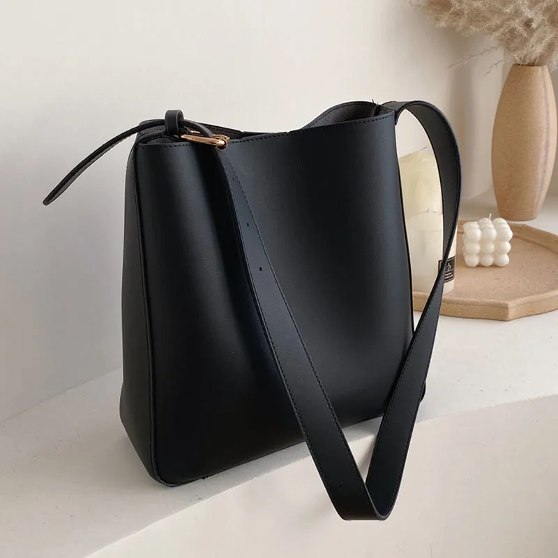 Vintage Pu Leather Shoulder Bags for Women Fashion Large Capacity Crossbody Bags Women's Solid Color Bucket Handbag
Vintage Pu Leather Shoulder Bags for Women Fashion Large Capacity Crossbody Bags Women's Solid Color Bucket Handbag