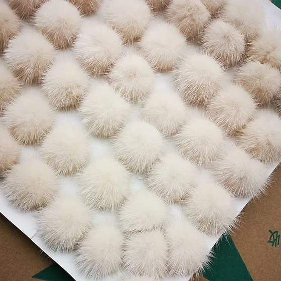 2pcs Diy Pompon 4cm Mink Pompoms Fur Balls For Headwear Keychain Scarf Shoes Fur Pom Pom Decoration Diy Christmas Craft Supplies
2pcs Diy Pompon 4cm Mink Pompoms Fur Balls For Headwear Keychain Scarf Shoes Fur Pom Pom Decoration Diy Christmas Craft Supplies