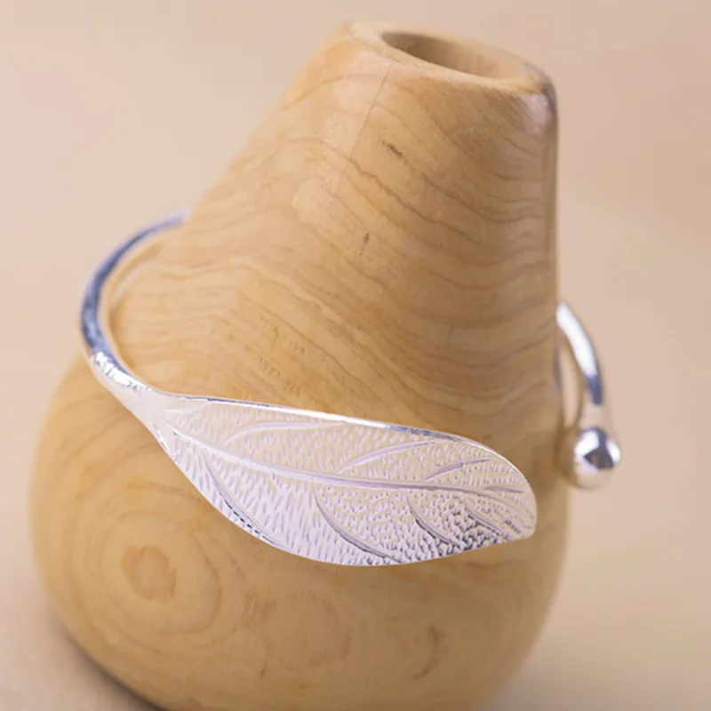 MEYRROYU 2021 New 925 Silver Bracelet Fashion Simple Creative Leaf Bracelet Girl Birthday Party Banquet Jewelry Gift
MEYRROYU 2021 New 925 Silver Bracelet Fashion Simple Creative Leaf Bracelet Girl Birthday Party Banquet Jewelry Gift