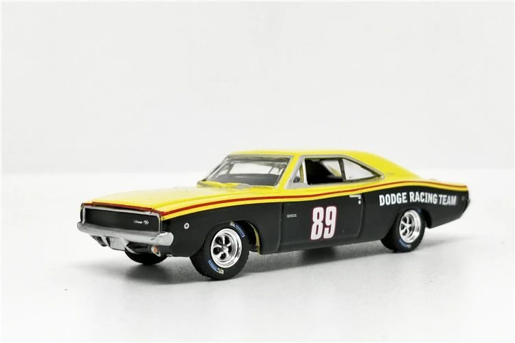 Зеленый светильник 1:64 Dod ge Charger R/T 1968 Racing #89 игрушечный автомобиль из сплава для