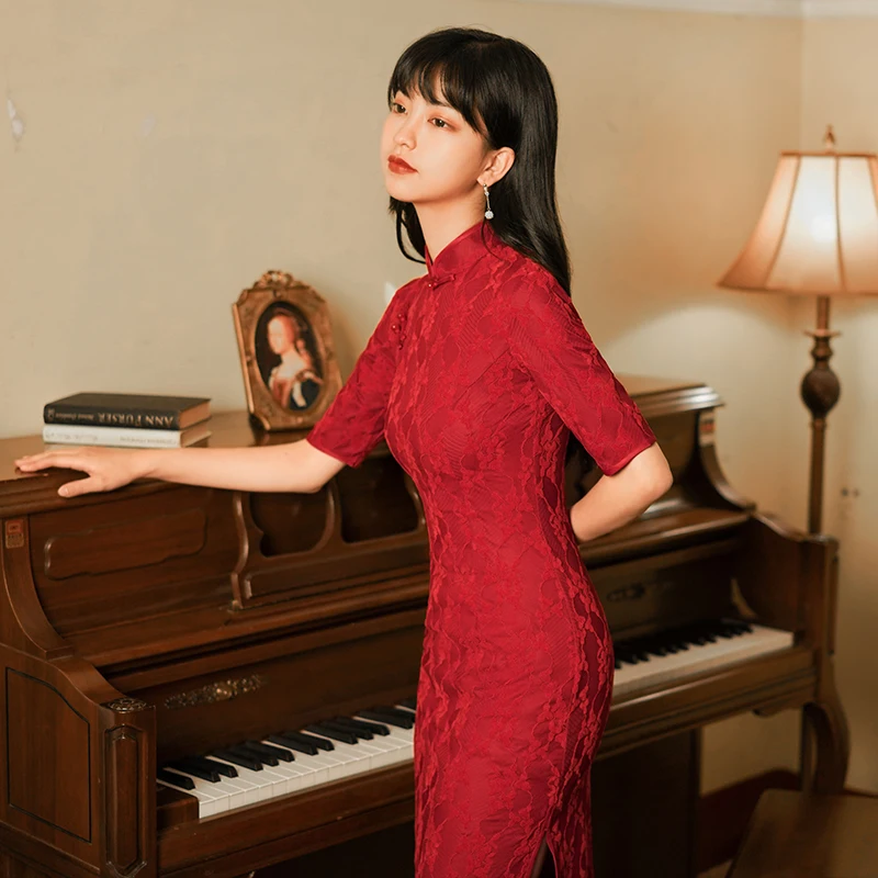Four ladies autumn and winter Qipao toast dress wedding dress bridal red Chinese style young girl retro middle sleeve
Four ladies autumn and winter Qipao toast dress wedding dress bridal red Chinese style young girl retro middle sleeve