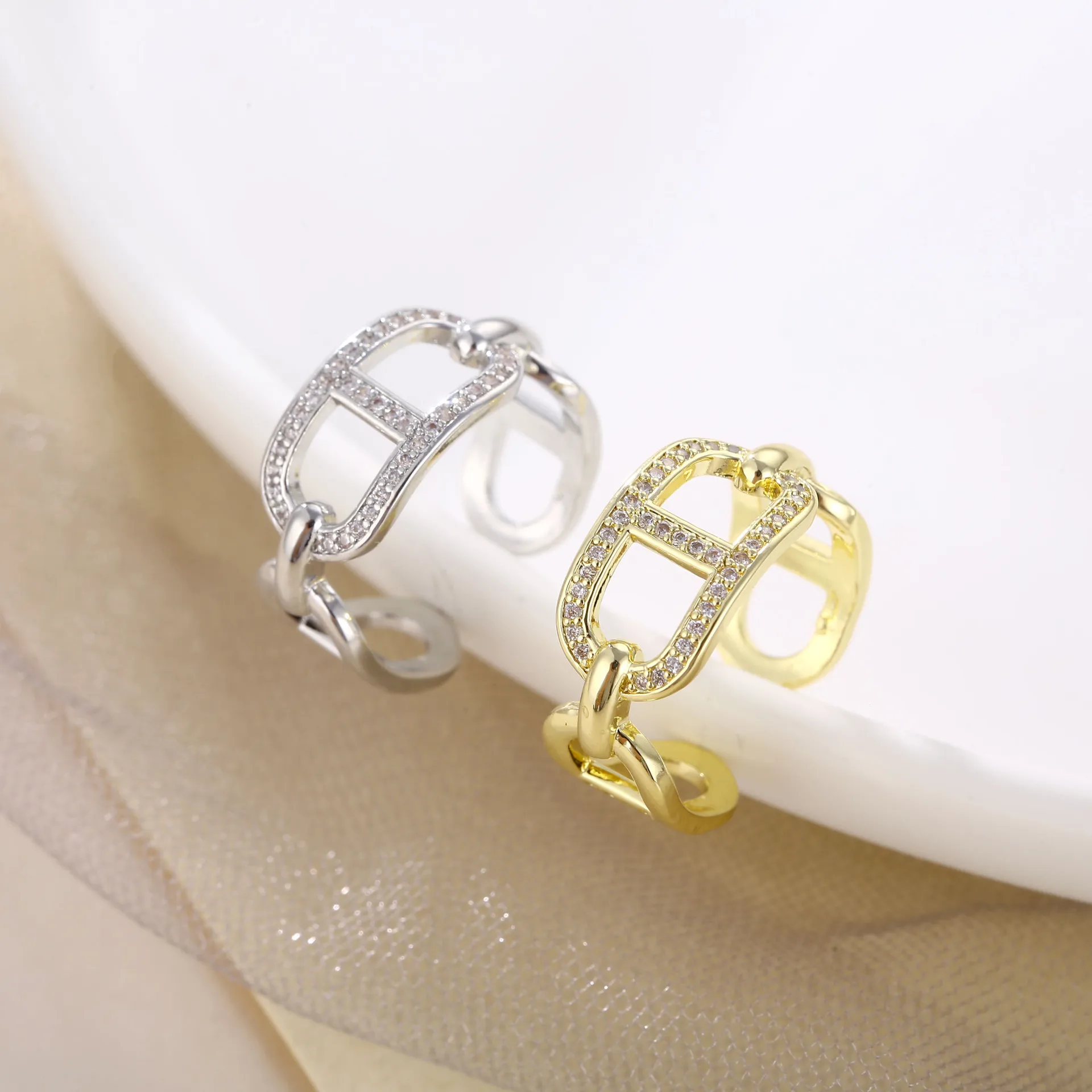Luxury Zircon Geometric Design Gold Silvery Open Ring Fashion Korean Jewelry For Woman 2021 New Wedding Party Girl Delicate Ring
Luxury Zircon Geometric Design Gold Silvery Open Ring Fashion Korean Jewelry For Woman 2021 New Wedding Party Girl Delicate Ring