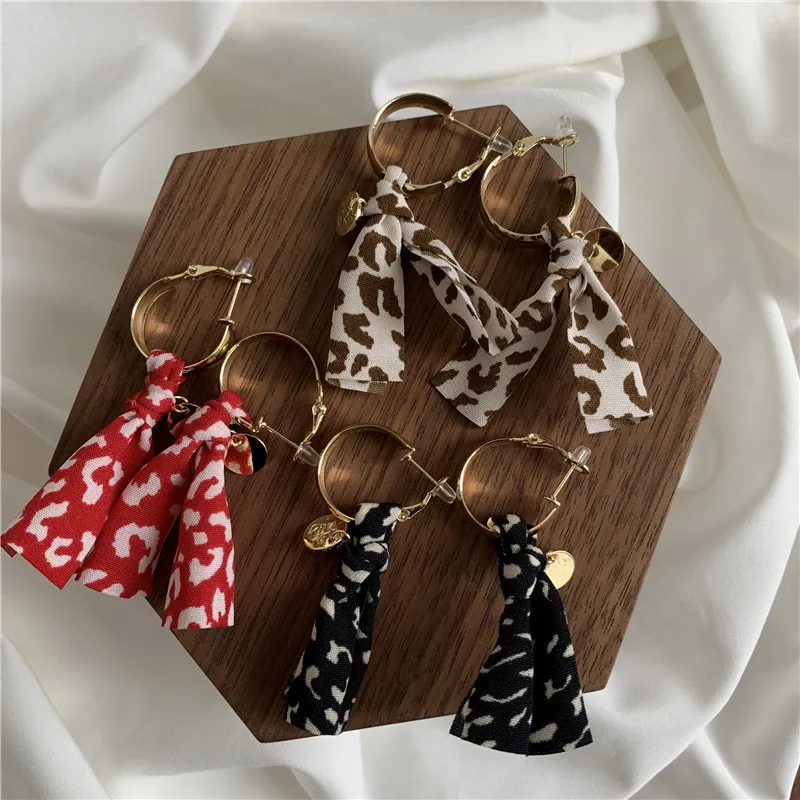 LOVOACC Elegant Polka Dot Cloth Bowknot Drop Earrings for Women Red Black Brown Color Tie Bow Hanging Dangle Earrings Brincos
LOVOACC Elegant Polka Dot Cloth Bowknot Drop Earrings for Women Red Black Brown Color Tie Bow Hanging Dangle Earrings Brincos