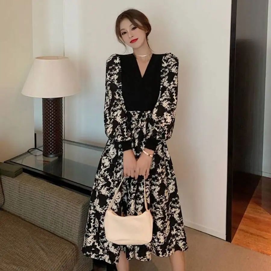 Size 6XL 150KG Autumn Dresses for Women Vintage Floral Printed Long Sleeve Dresses V Neck High Waist Female Large Dress
Size 6XL 150KG Autumn Dresses for Women Vintage Floral Printed Long Sleeve Dresses V Neck High Waist Female Large Dress