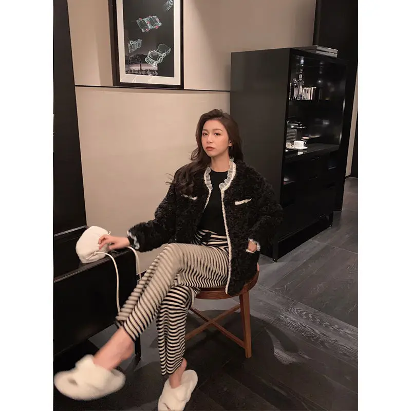 Slim high waist pants women's spring loose straight tube 2021 new casual pants versatile knitting wide leg pants
Slim high waist pants women's spring loose straight tube 2021 new casual pants versatile knitting wide leg pants