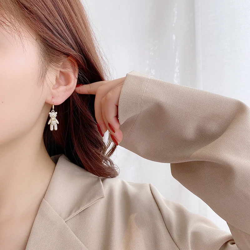 S925 Silvers 2021 New Cute White Bear Pendant Earrings Girl Classic Diamonds for Women Temperament Jewelry Fashion
S925 Silvers 2021 New Cute White Bear Pendant Earrings Girl Classic Diamonds for Women Temperament Jewelry Fashion