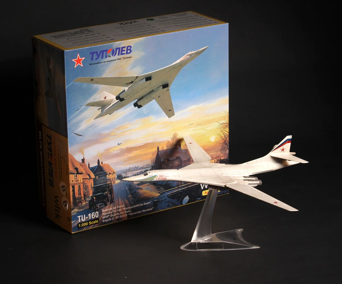 Модель влтк «Военно-воздушные силы России» Туполев Tu-160, Blackjack #01, выветренная модель Verion 1/200, литая под давлением
Модель влтк «Военно-воздушные силы России» Туполев Tu-160, Blackjack #01, выветренная модель Verion 1/200, литая под давлением