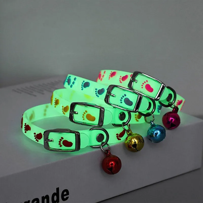 Pet Glowing Collars with Bells Collars Fluorescent Silicone Collar With Bells Night Luminous Neck Pet Accessories Puppy
Pet Glowing Collars with Bells Collars Fluorescent Silicone Collar With Bells Night Luminous Neck Pet Accessories Puppy