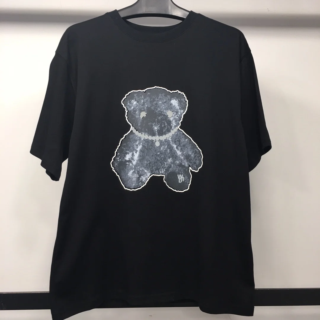 2021 women's new summer short sleeve high quality printing Kangli digital printing imported machine to produce luminous bear T-s
2021 women's new summer short sleeve high quality printing Kangli digital printing imported machine to produce luminous bear T-s