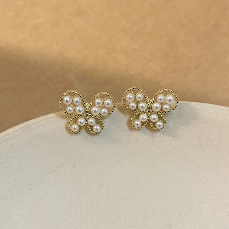 Creative Pearl Butterfly Gold Stud Earrings Luxury Women's Wedding Party Earrings Accessories Charming Girl Jewelry Gift
Creative Pearl Butterfly Gold Stud Earrings Luxury Women's Wedding Party Earrings Accessories Charming Girl Jewelry Gift