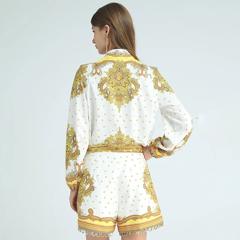 Retro Fashion Elegance New Chanel Suit Women's Autumn Printed Stand Collar Shirt Wide Leg Shorts
Retro Fashion Elegance New Chanel Suit Women's Autumn Printed Stand Collar Shirt Wide Leg Shorts