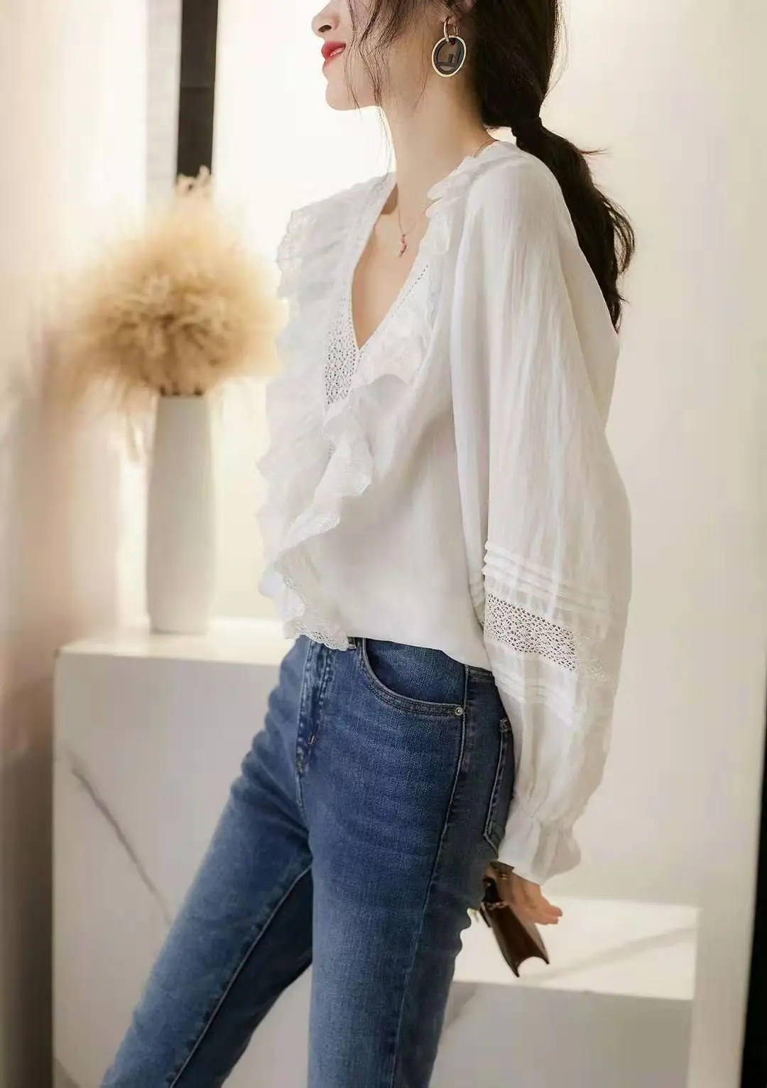 Blouse Shirt Women's Shirt Petal Long Sleeve Vintage Korean Style Hollouw Out Loose Female White Fashion Women Casual Shirts
Blouse Shirt Women's Shirt Petal Long Sleeve Vintage Korean Style Hollouw Out Loose Female White Fashion Women Casual Shirts