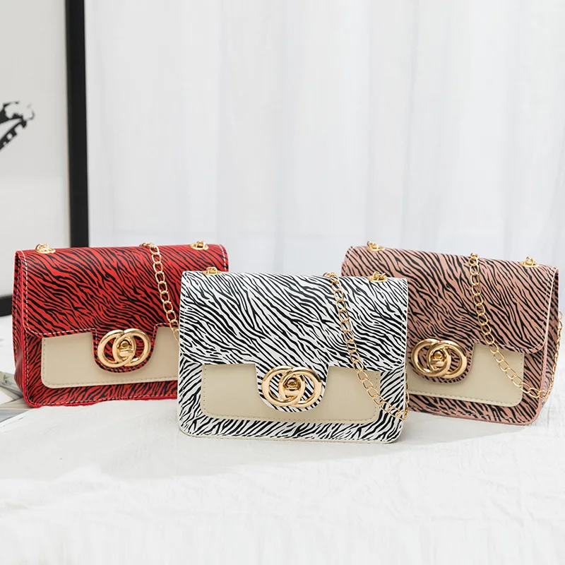 Women's bag bark ring chain small square bag casual mobile phone bag dropshipping
Women's bag bark ring chain small square bag casual mobile phone bag dropshipping