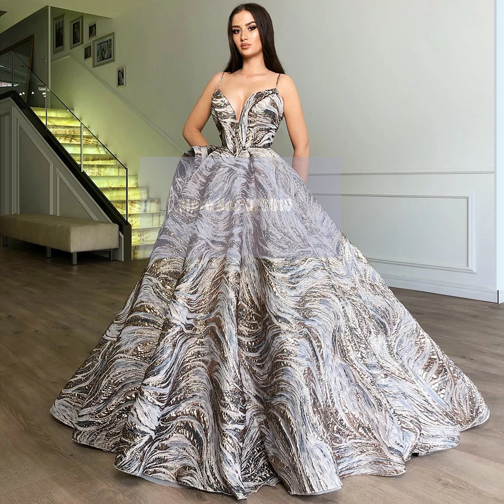 Elegant Spaghetti Strap A-Line Evening Dresses 2020 Floor-Length Jacquard Formal Dress Organza Prom Dress Vestido de festa Dubai 
Elegant Spaghetti Strap A-Line Evening Dresses 2020 Floor-Length Jacquard Formal Dress Organza Prom Dress Vestido de festa Dubai