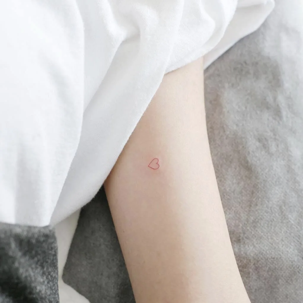 1PC Red Heart Little Fake Tattoo Stickers For Men Women Arm Waist Temporary Tattos Body Art Simple Tatoos Decals
1PC Red Heart Little Fake Tattoo Stickers For Men Women Arm Waist Temporary Tattos Body Art Simple Tatoos Decals