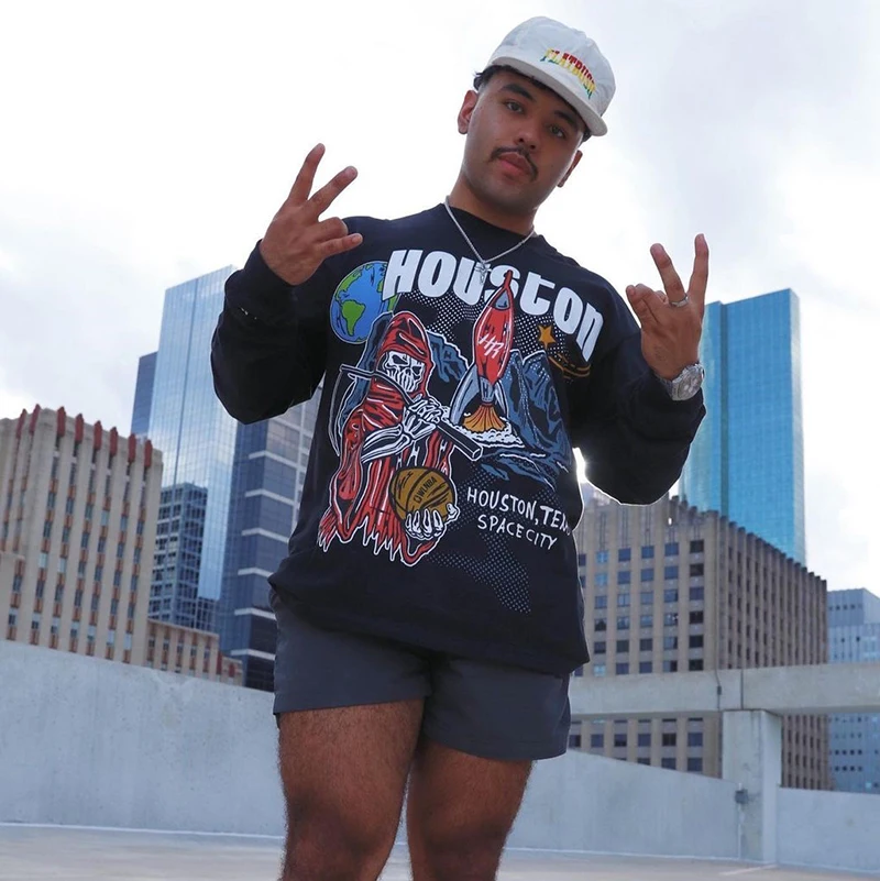 Мужская толстовка с капюшоном, в стиле оверсайз
Мужская толстовка с капюшоном, в стиле оверсайз